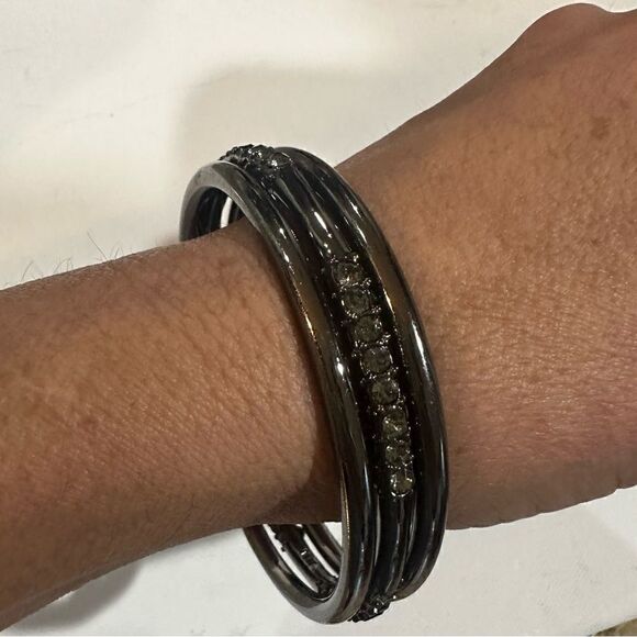 Avante Guard Metalllic Adjustable Choker Bundle w/3 Bangle Bracelets & Earrings - Picture 5 of 13